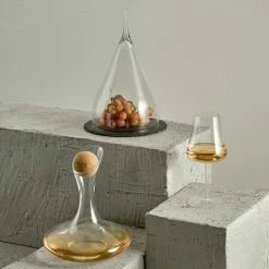 NUDE Oxygen Wine Decanter With Cork Stopper Decanters
